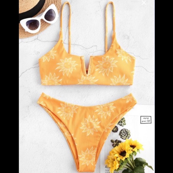 Zaful Other - NWT Sun Print Ribbed Lace Up V Wired Bikini